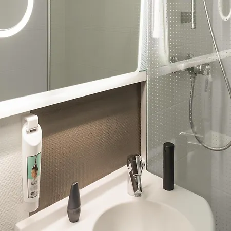 Ibis Longwy מלון