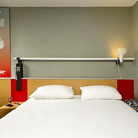 Ibis Longwy מלון